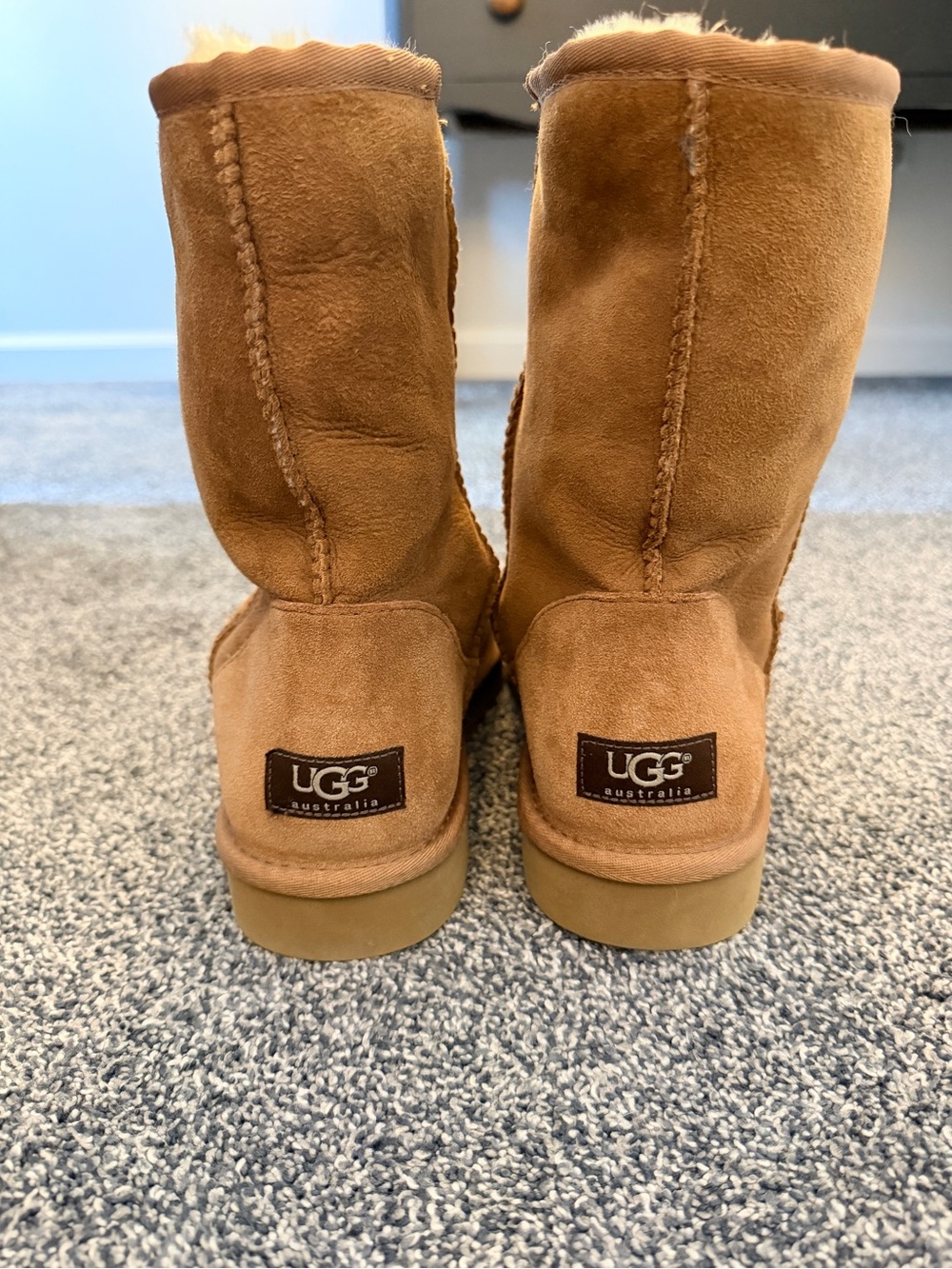 Men’s UGG classic short chestnut boot. Size 9 - Picture 4 of 8